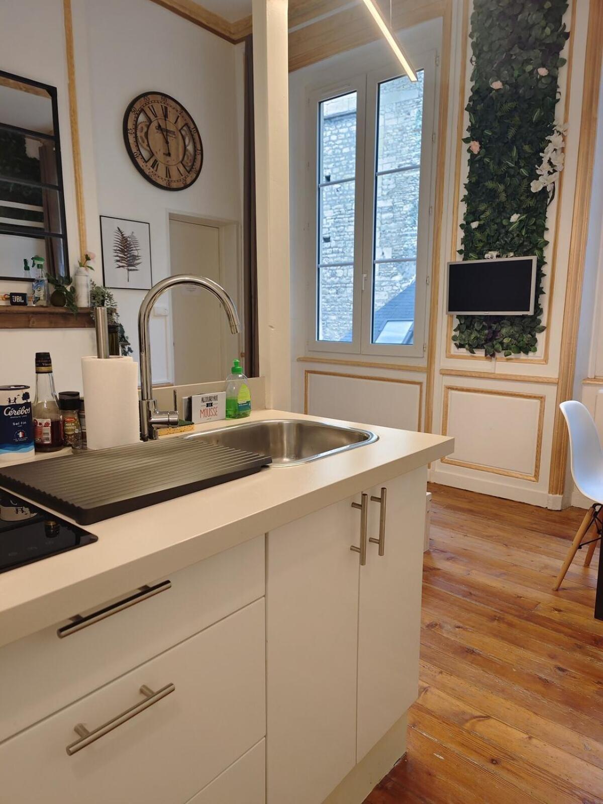 Apartament Studio Lumineux Et Fleuri Idealement Situe Caen Zewnętrze zdjęcie