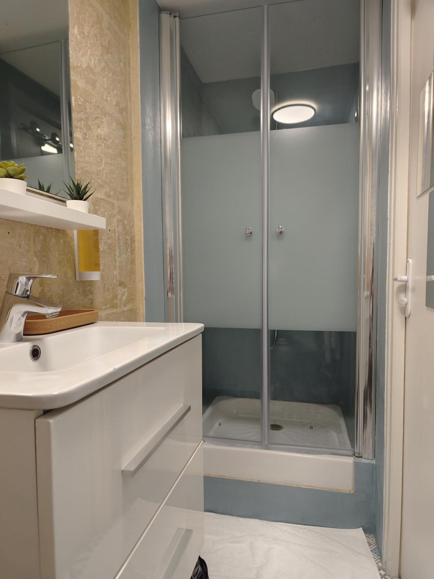 Apartament Studio Lumineux Et Fleuri Idealement Situe Caen Zewnętrze zdjęcie