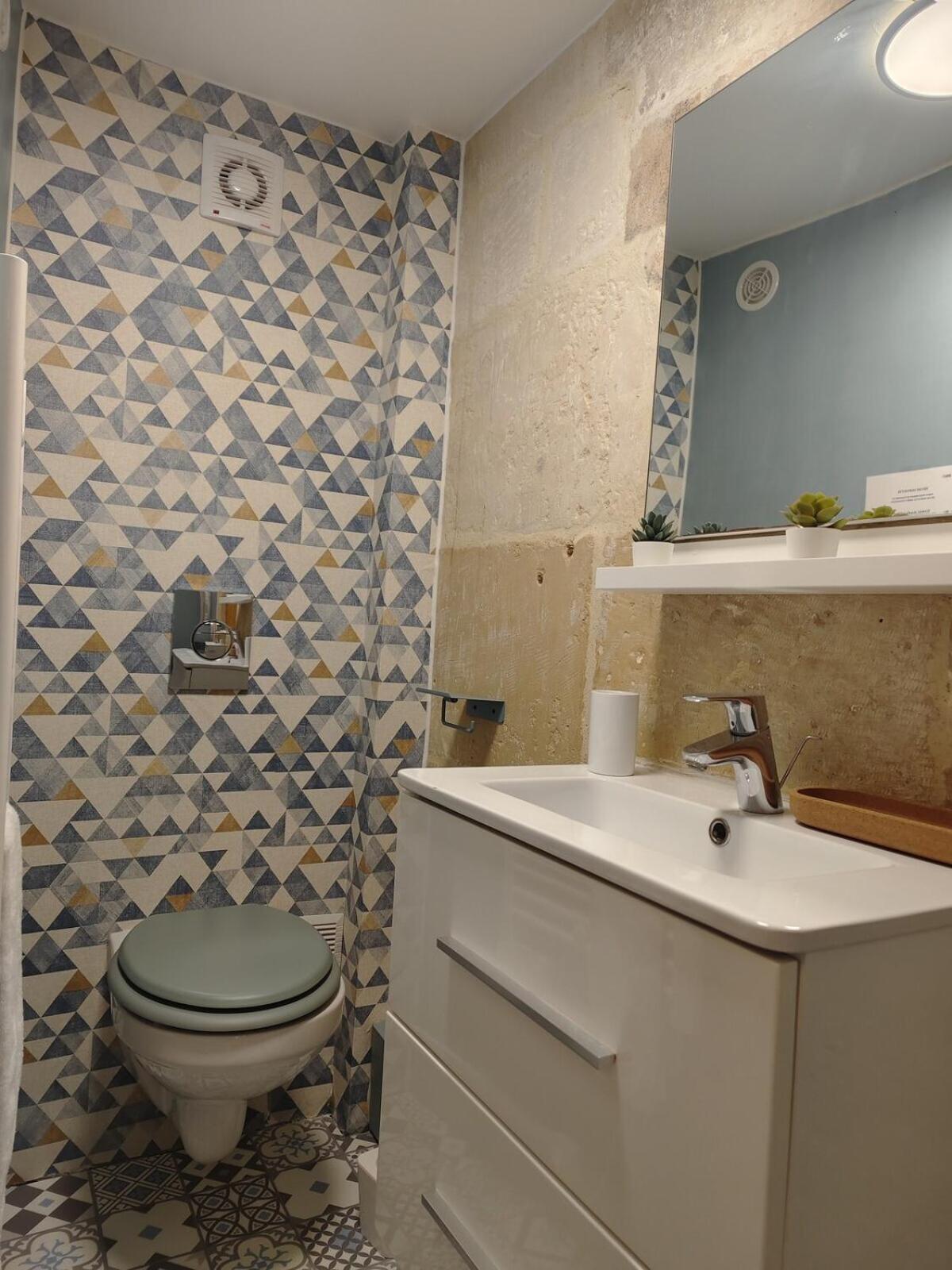 Apartament Studio Lumineux Et Fleuri Idealement Situe Caen Zewnętrze zdjęcie