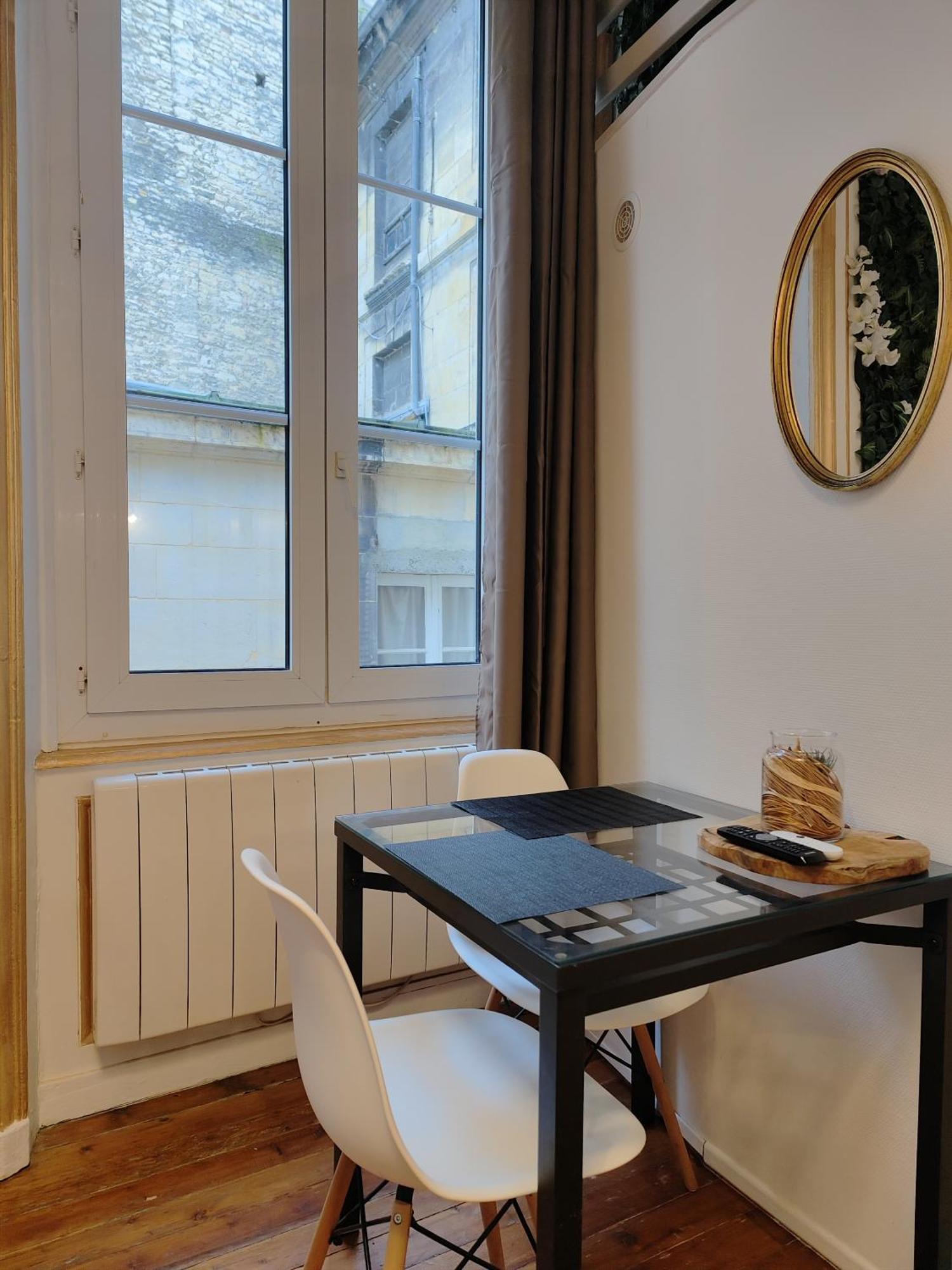 Apartament Studio Lumineux Et Fleuri Idealement Situe Caen Zewnętrze zdjęcie