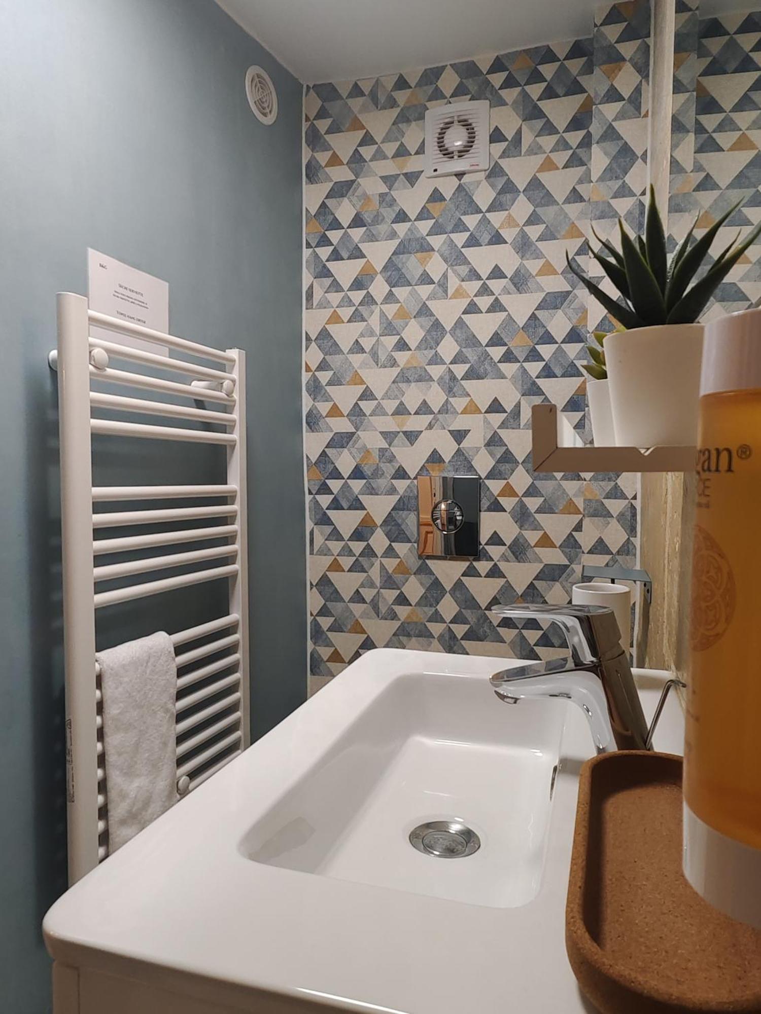 Apartament Studio Lumineux Et Fleuri Idealement Situe Caen Zewnętrze zdjęcie